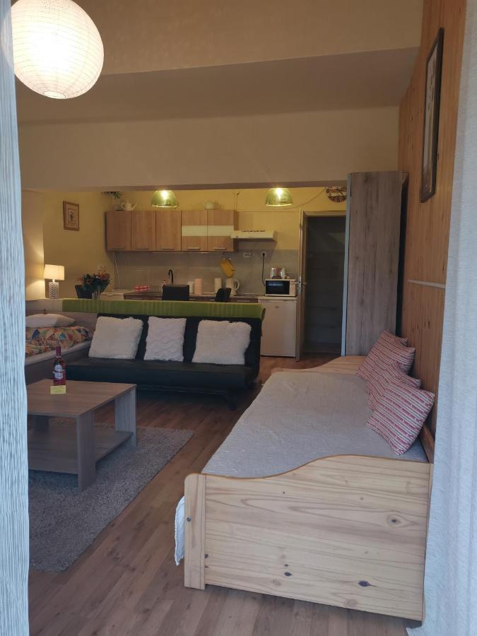 Vadszolo Vendeghaz Apartment Cák Екстериор снимка