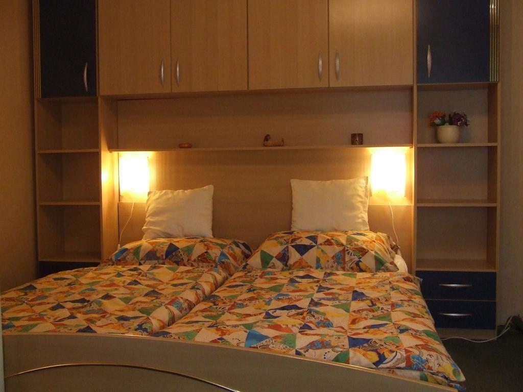 Vadszolo Vendeghaz Apartment Cák Стая снимка